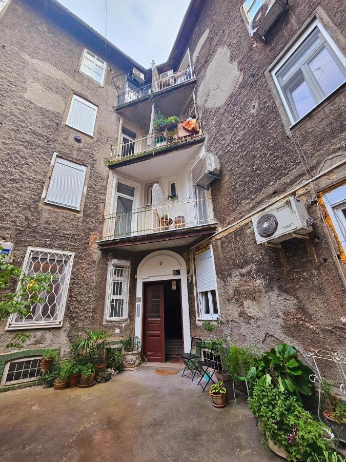 Tesla'S Corner Apartment Zagreb Ngoại thất bức ảnh